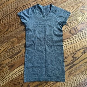 Lululemon swiftly tee